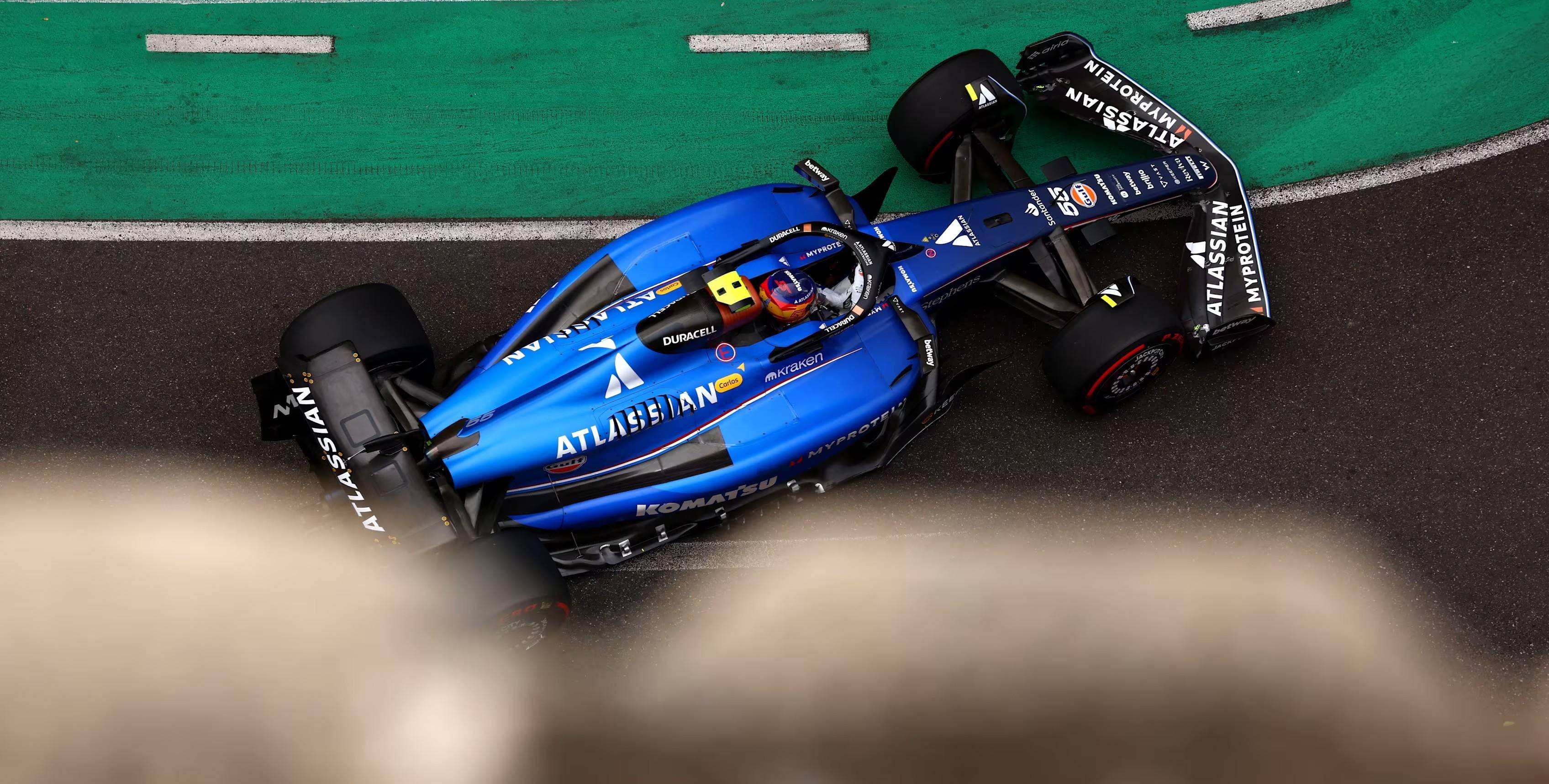 索伯车队轻取梅赛德斯，塞恩斯统治全场