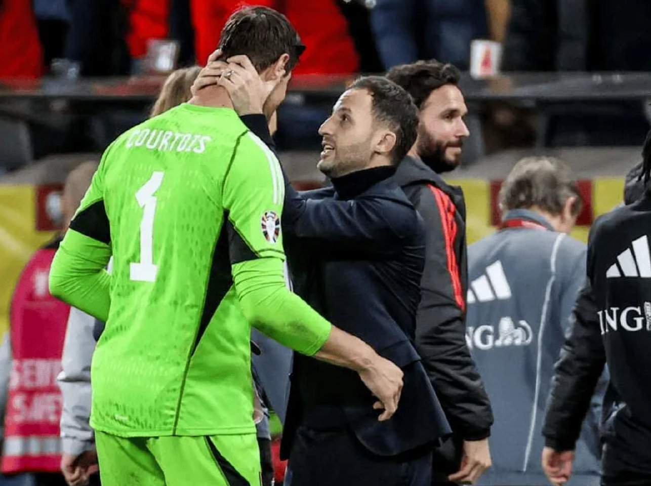 奥地利轻取墨西哥，库尔图瓦关键制胜