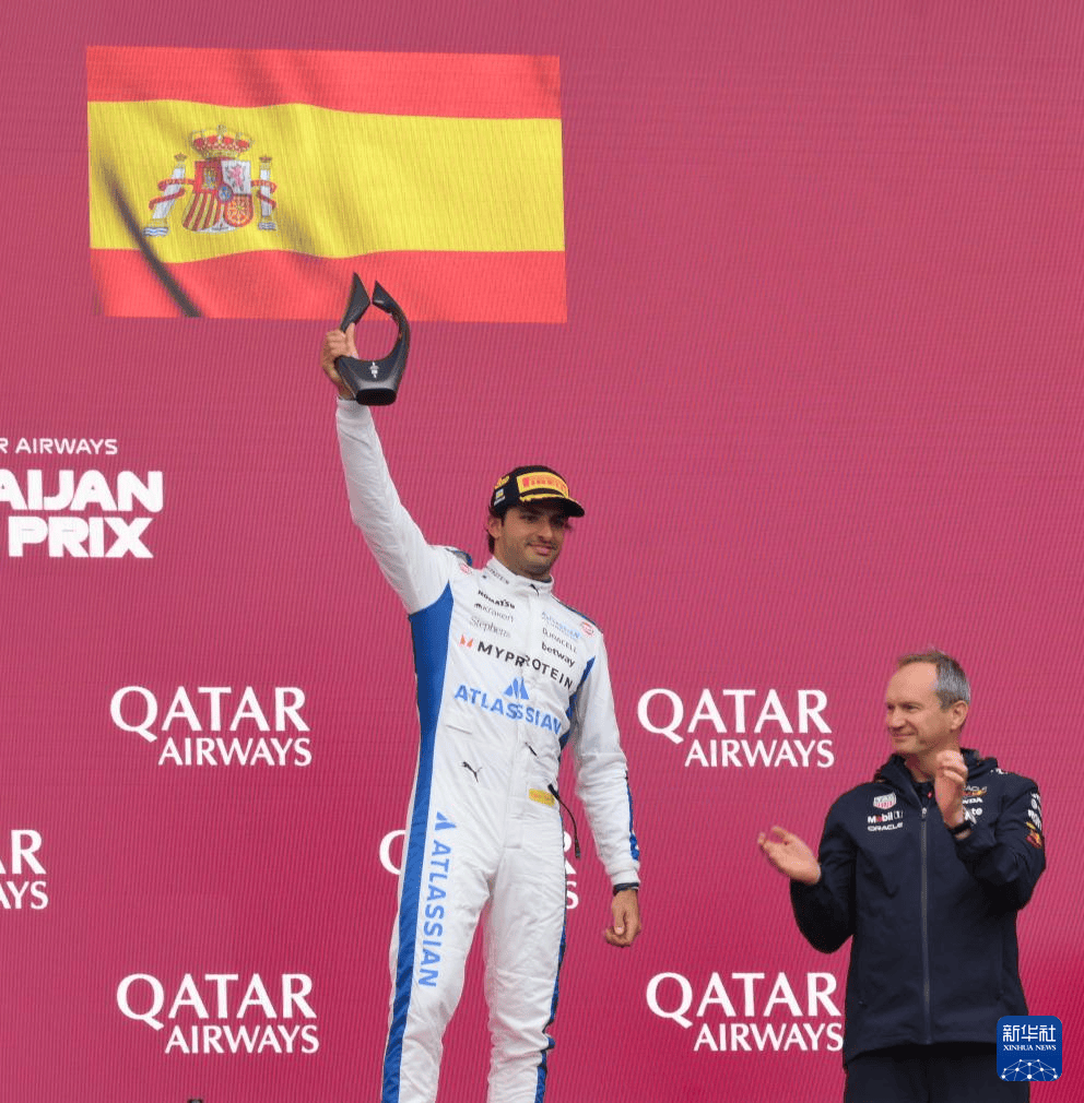 爱游戏官方-红牛车队力克法拉利，维斯塔潘关键制胜