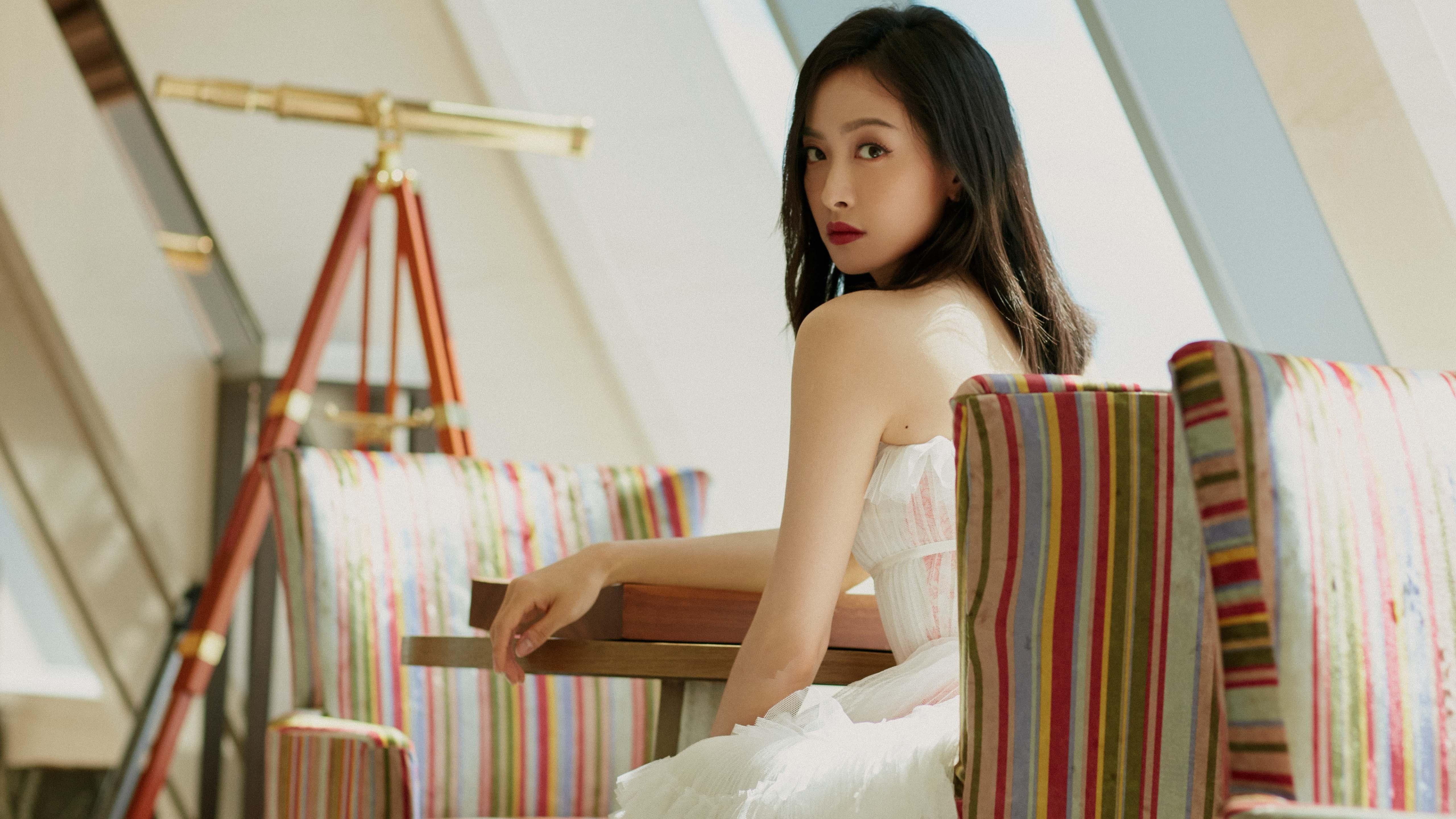 室内君王与草地过客，西西帕斯为何在总决赛轻取温网？