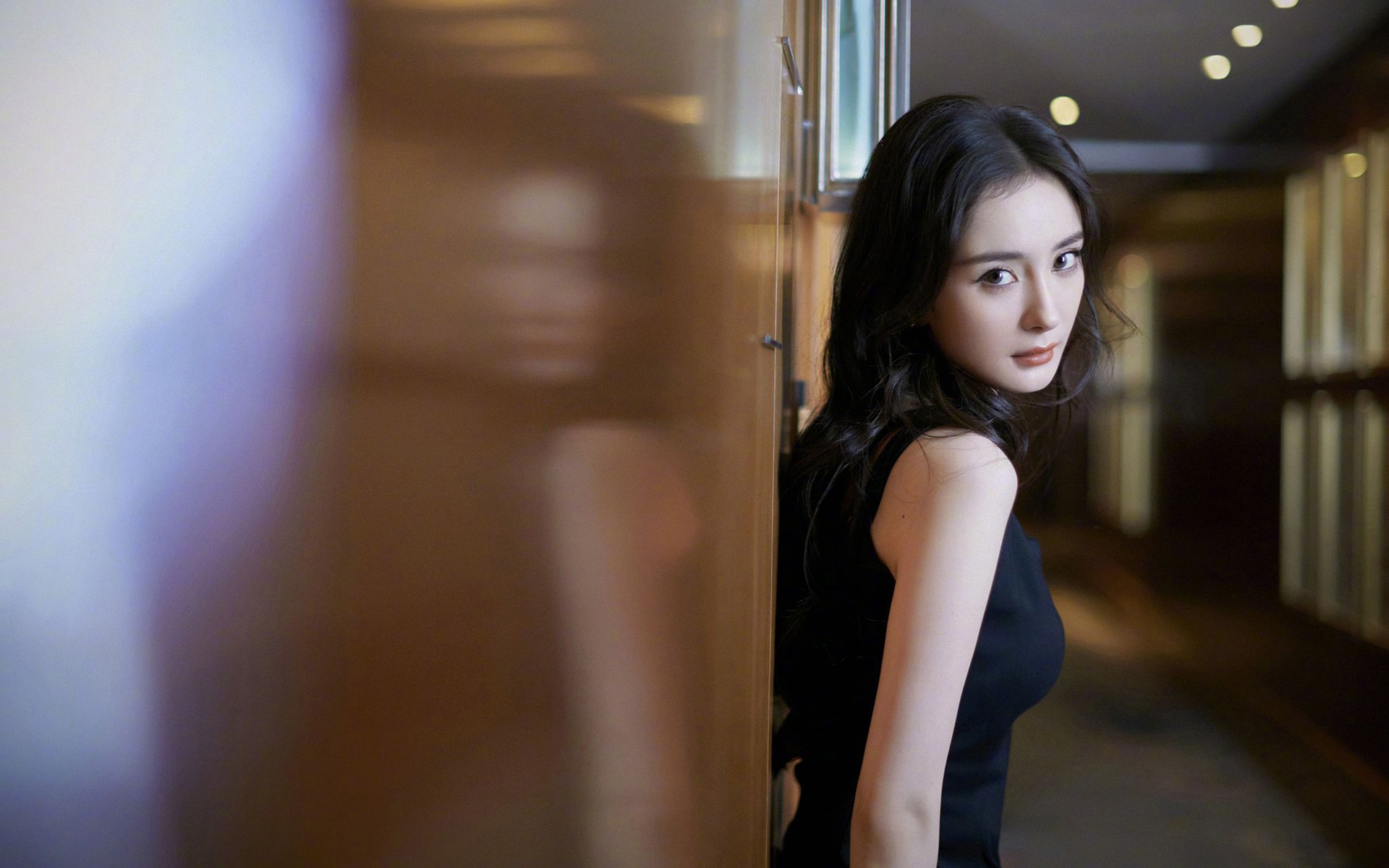 爱游戏官网-黑暗中的獠牙，萨内如何以沉寂的78分钟引爆佛罗伦萨的终极翻盘