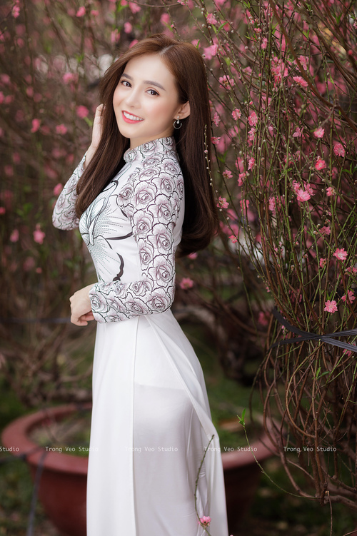 轰鸣声与舞步，当F1的街道，遇见维尼修斯的赛道