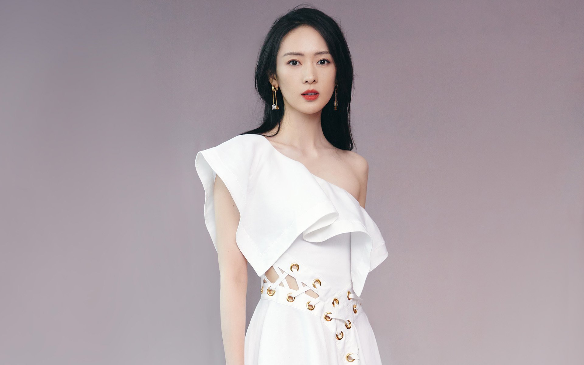 爱游戏体育-绿茵与丝绸，当库尔图瓦的转换艺术遇见中阿的攻防棋局