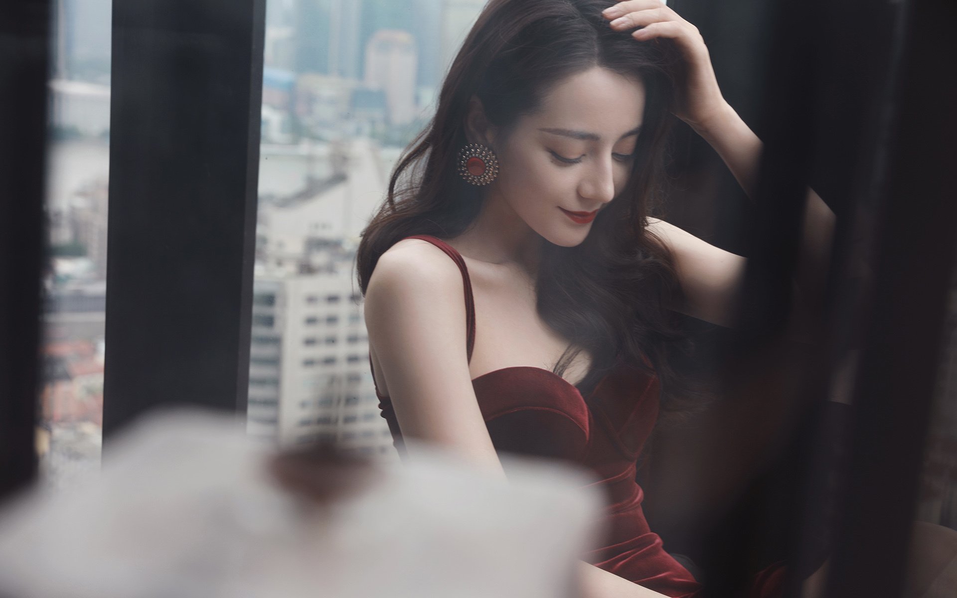 这是一篇为您定制的深度文章，围绕您给出的四个关键词展开，兼顾了比赛的激烈场面与战略深度